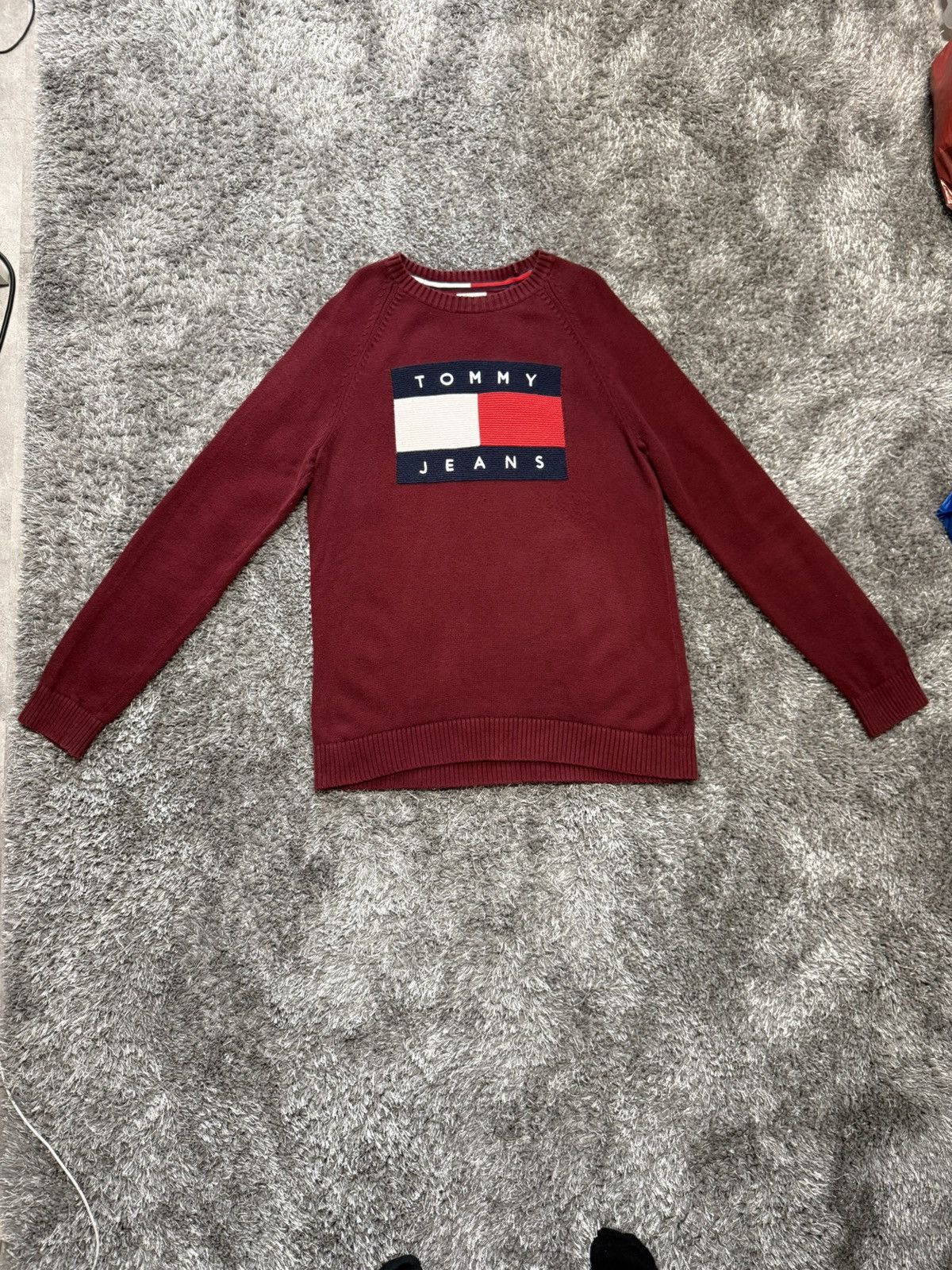 Tommy Hilfiger Tommy Hilfiger Denim red sweater jumper big log flag vintage Size US M / EU 48-50 / 2 - 1 Thumbnail