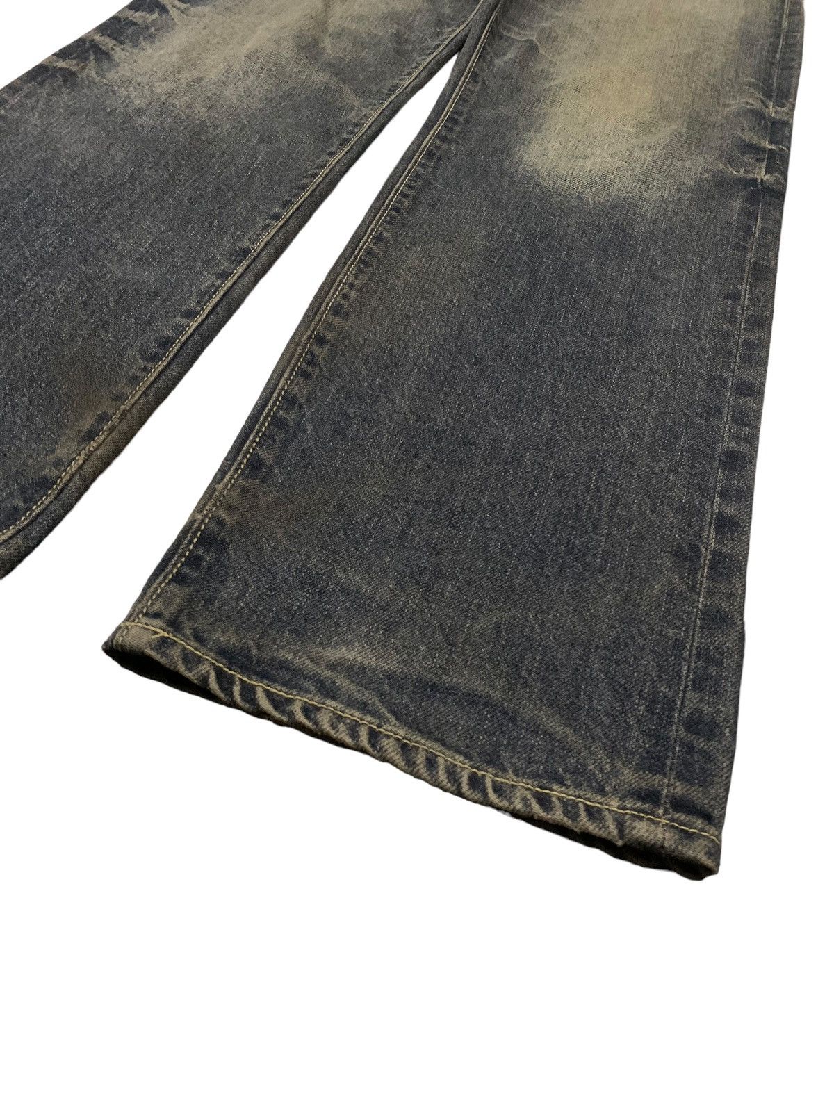 GU × Undercover Vintage Japanese Brand GU Dark Mud Washed Loose Ripped Jeans Size US 33 - 10 Thumbnail