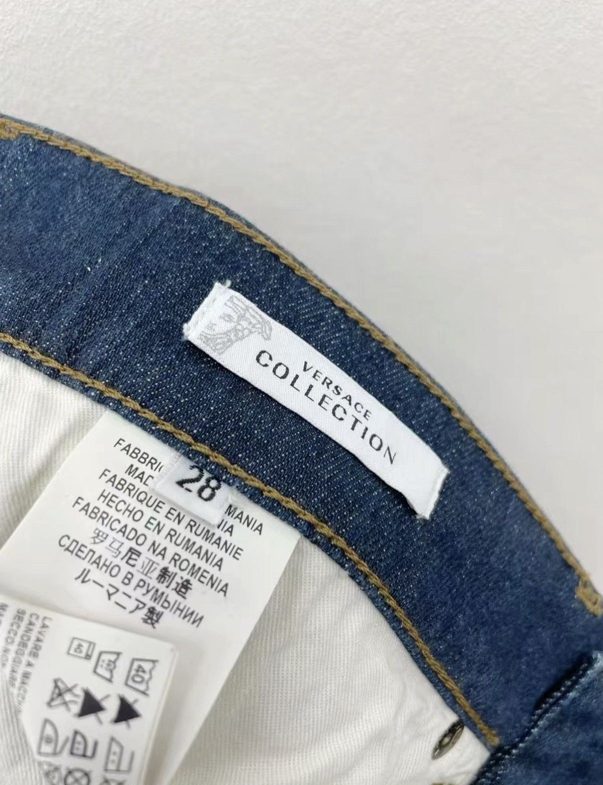 Versace VERSACE COLLECTION 100% Cotton Washed Embroidered Jeans J30 Size US 28 / EU 44 - 6 Thumbnail