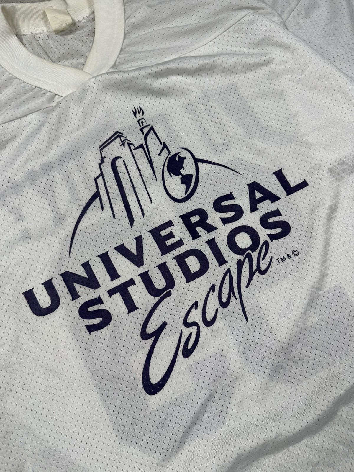 Universal Studios × Vintage Vintage 90s Universal Studios Escape #99 Jersey White Nylon Size US XL / EU 56 / 4 - 4 Thumbnail