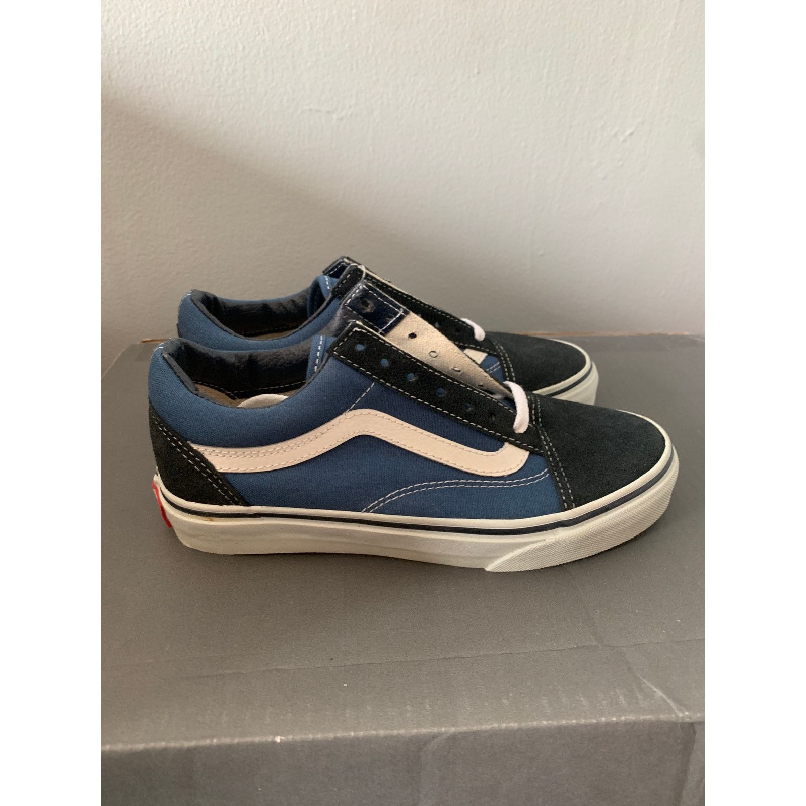 Vans Vans Blue & Black OTW Old Skool Size 3.5 Men's 5.5 Women's Size US 5.5 / EU 38 - 1 Thumbnail