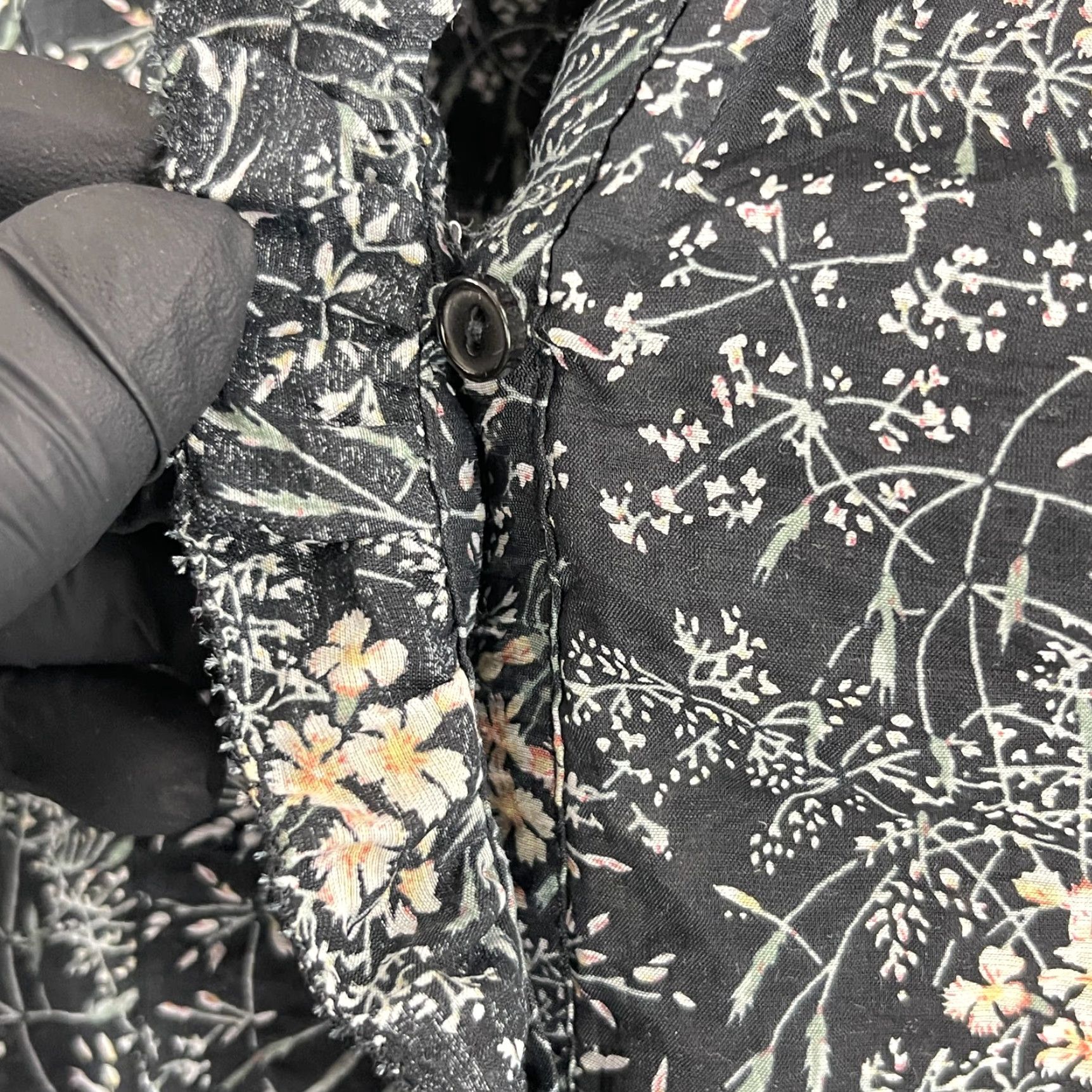 ASTR The Label ASTR The Label Button-Up Shirt Womens Large Black Floral Long Sleeve Ruffle Size L / US 10 / IT 46 - 6 Thumbnail