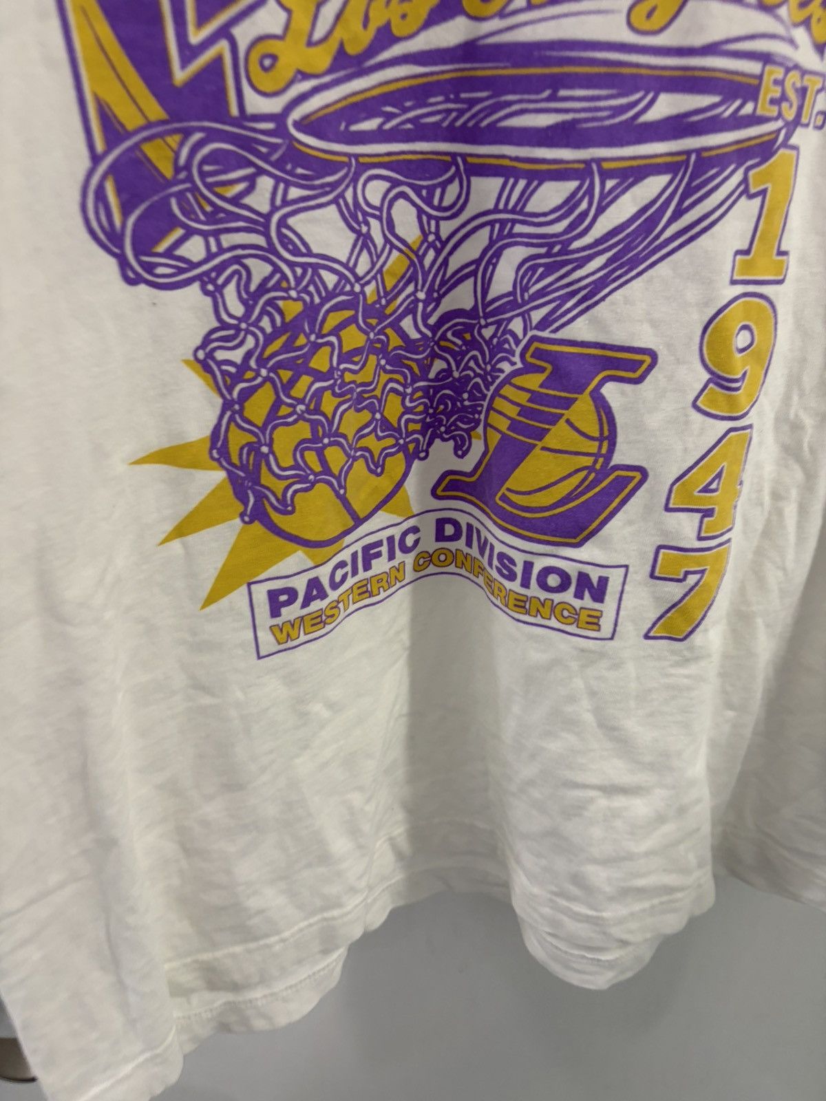 NBA Vintage Los Angeles Lakers nba basketball Graphic Shirt LG Size US L / EU 52-54 / 3 - 7 Thumbnail