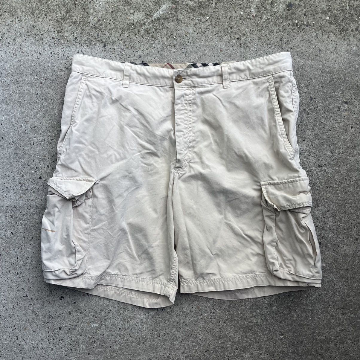 Burberry Burberry beige tech pocket cargo shorts Bermuda vintage Size US 30 / EU 46 - 2 Thumbnail