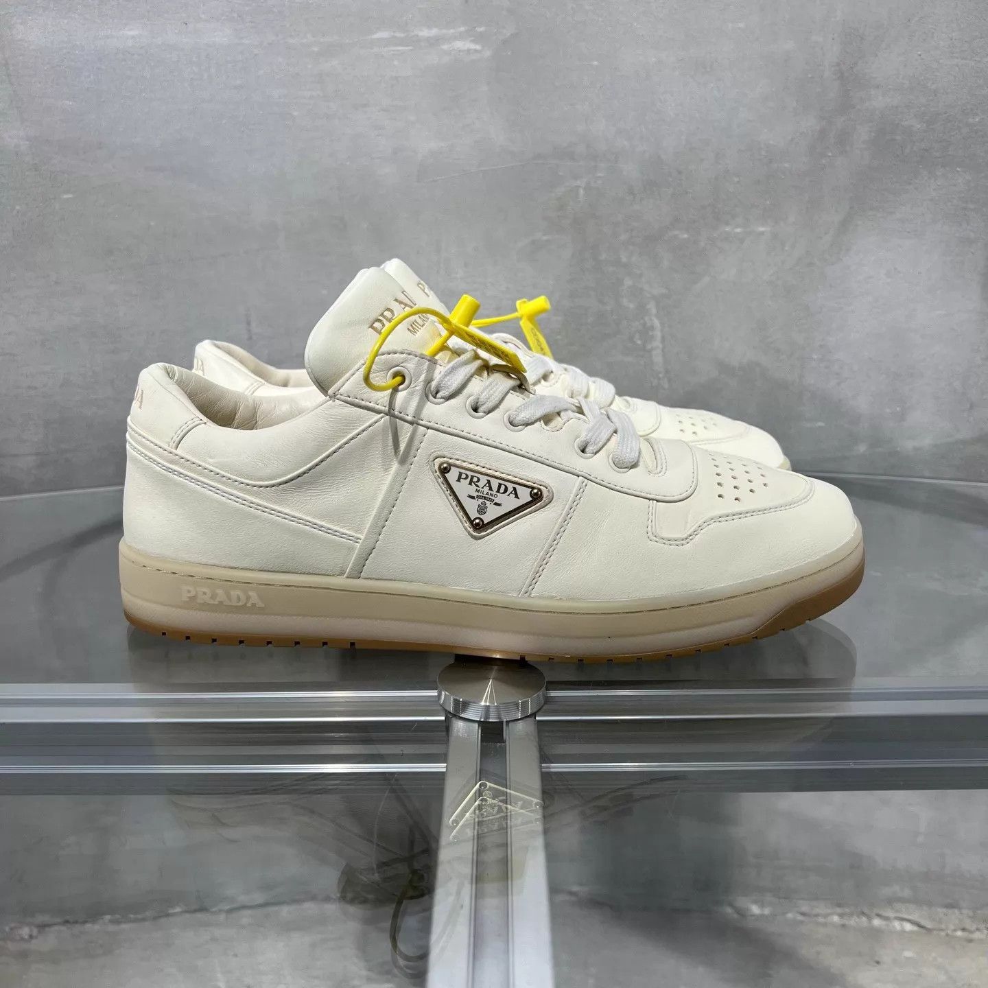 Prada Prada Downtown Ivory Triangle Logo Sneakers 42 EU Size US 9 / EU 42 - 4 Thumbnail