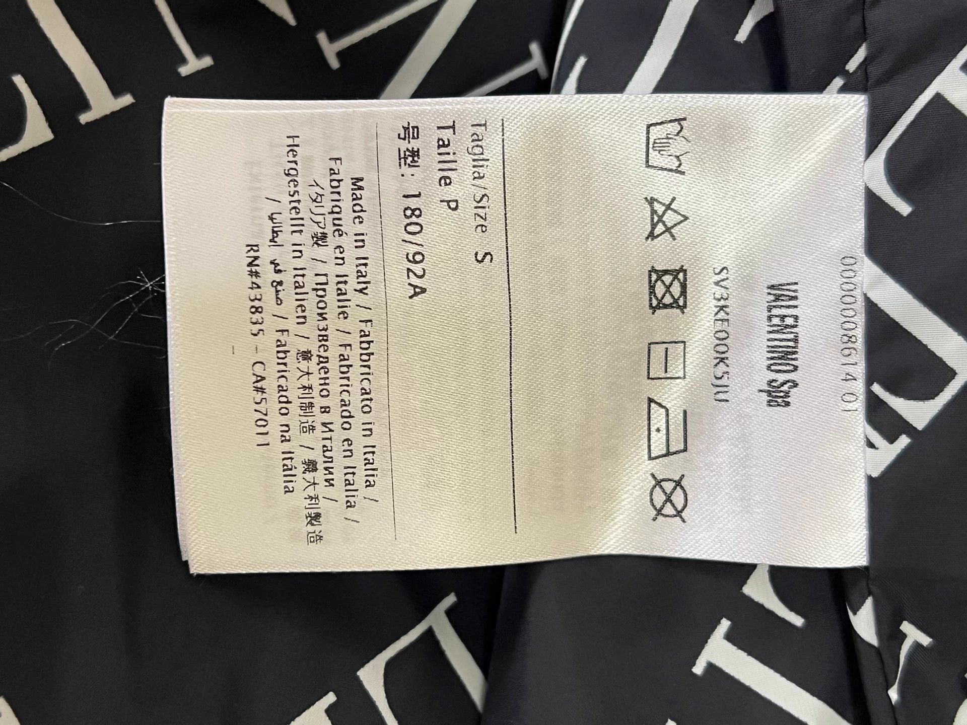 Valentino Valentino Men's Black Big Logo Puffer S Logo Lining Size US S / EU 44-46 / 1 - 7 Thumbnail