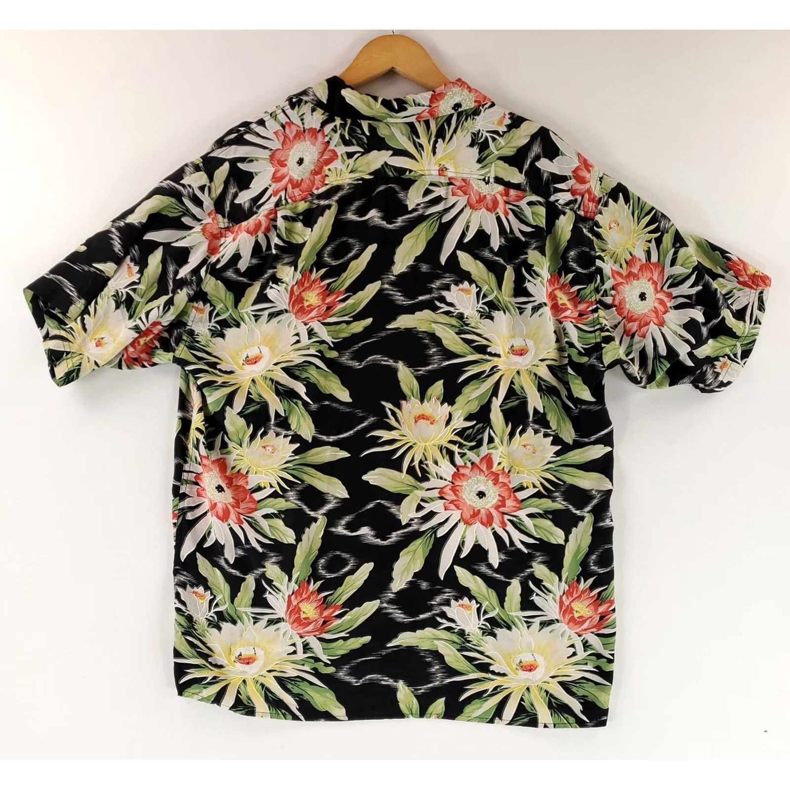 Vintage Avanti Shirt Hawaiian Silk Floral Short Sleeve Mens XL Black Loop Collar Size US XL / EU 56 / 4 - 3 Thumbnail