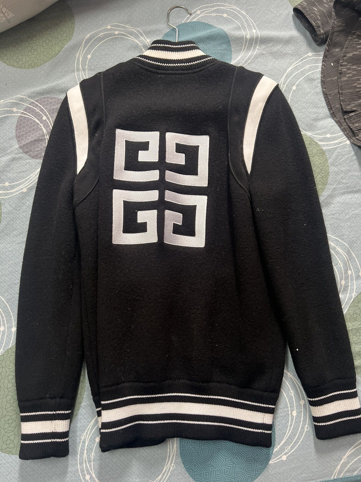 Givenchy Givenchy Logo Varisity Size US S / EU 44-46 / 1 - 1 Thumbnail