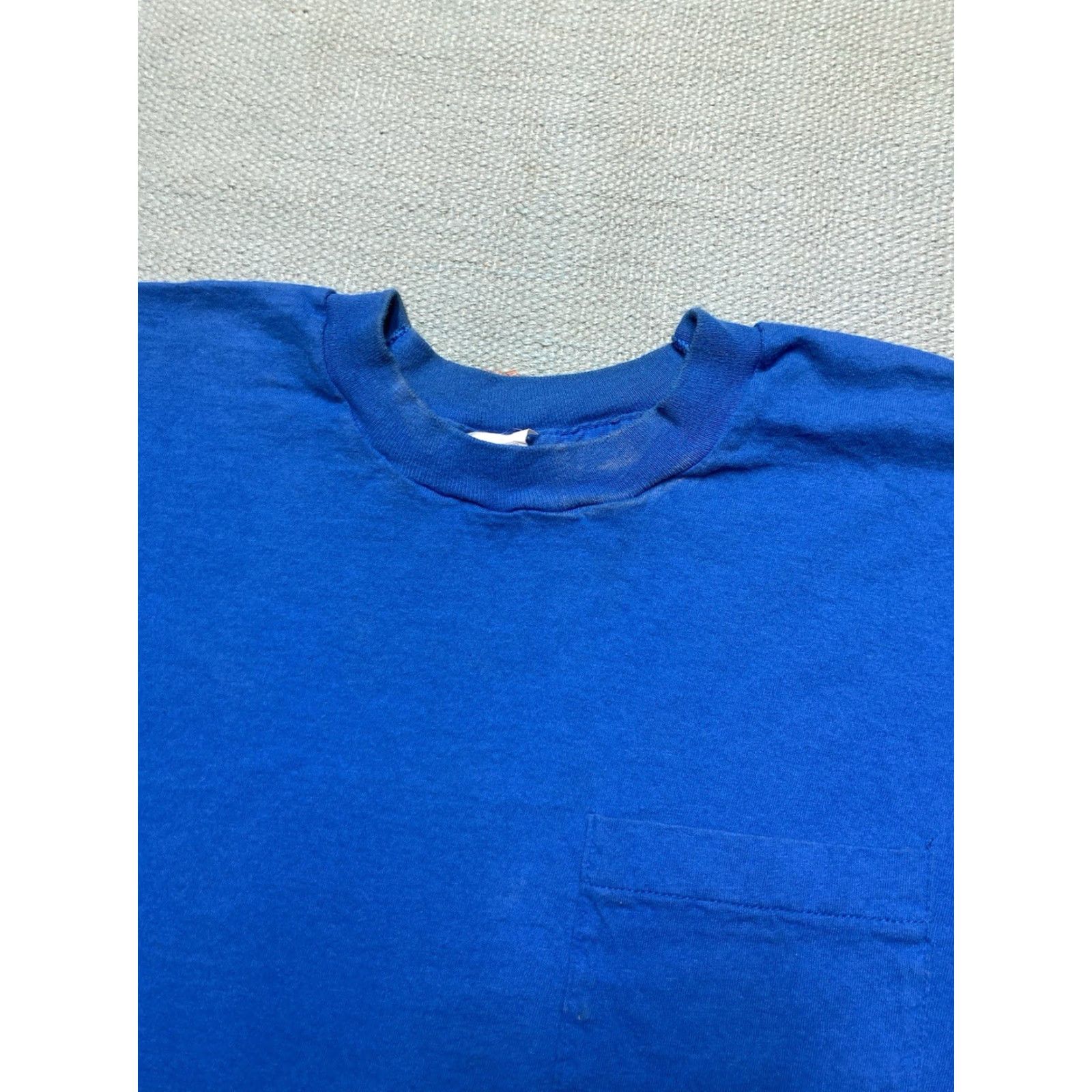 Fruit Of The Loom VINTAGE Fruit of the Loom T-Shirt Pocket 80s Blue Cotton Large Mens Shirt Size US L / EU 52-54 / 3 - 4 Thumbnail