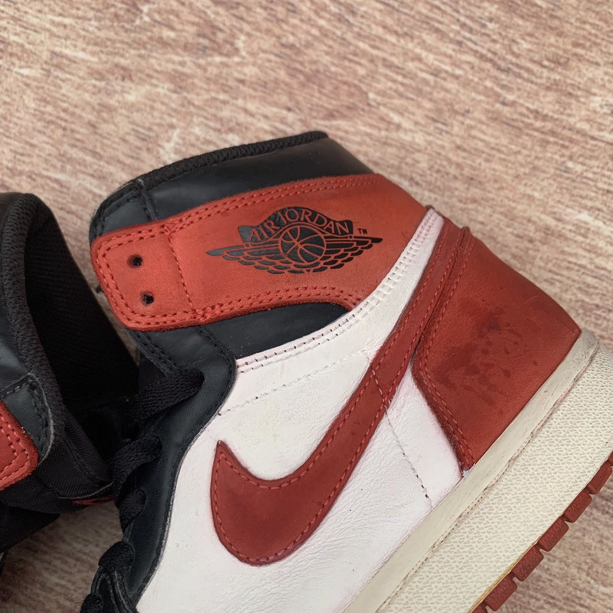 Jordan Brand × Nike Air Jordan 1 Retro High OG Track Red 2018 Size US 9 / EU 42 - 11 Thumbnail