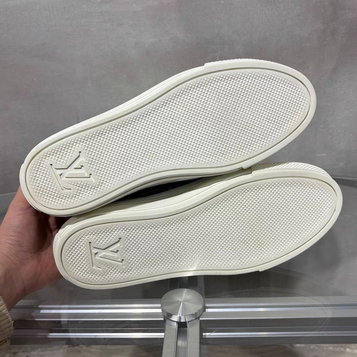 Louis Vuitton LV Stellar Denim Sneakers EU38 YH17743 Size US 7 / IT 37 - 7 Thumbnail