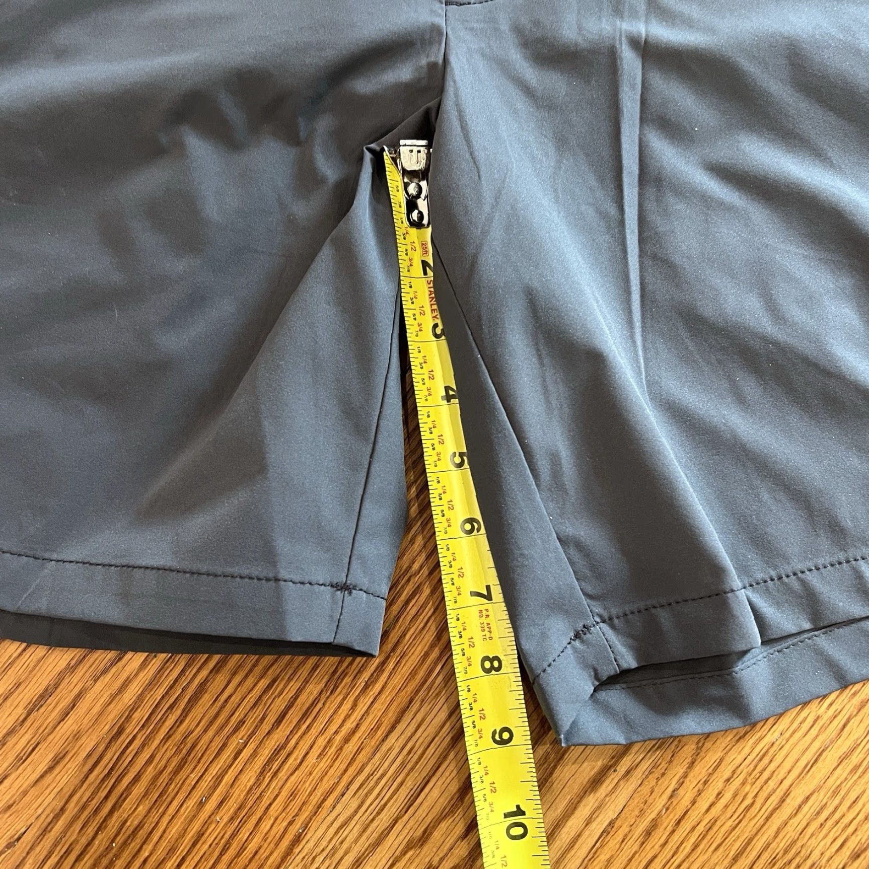 J.Crew J. Crew Men's Stretch Chino Shorts 9" Inseam Size 32 Dark Gray Golf Walking - Regular Fit, Zip Closure, Nylon Elastane, Preppy Theme, Men’s Shorts Size US 32 / EU 48 - 6 Thumbnail