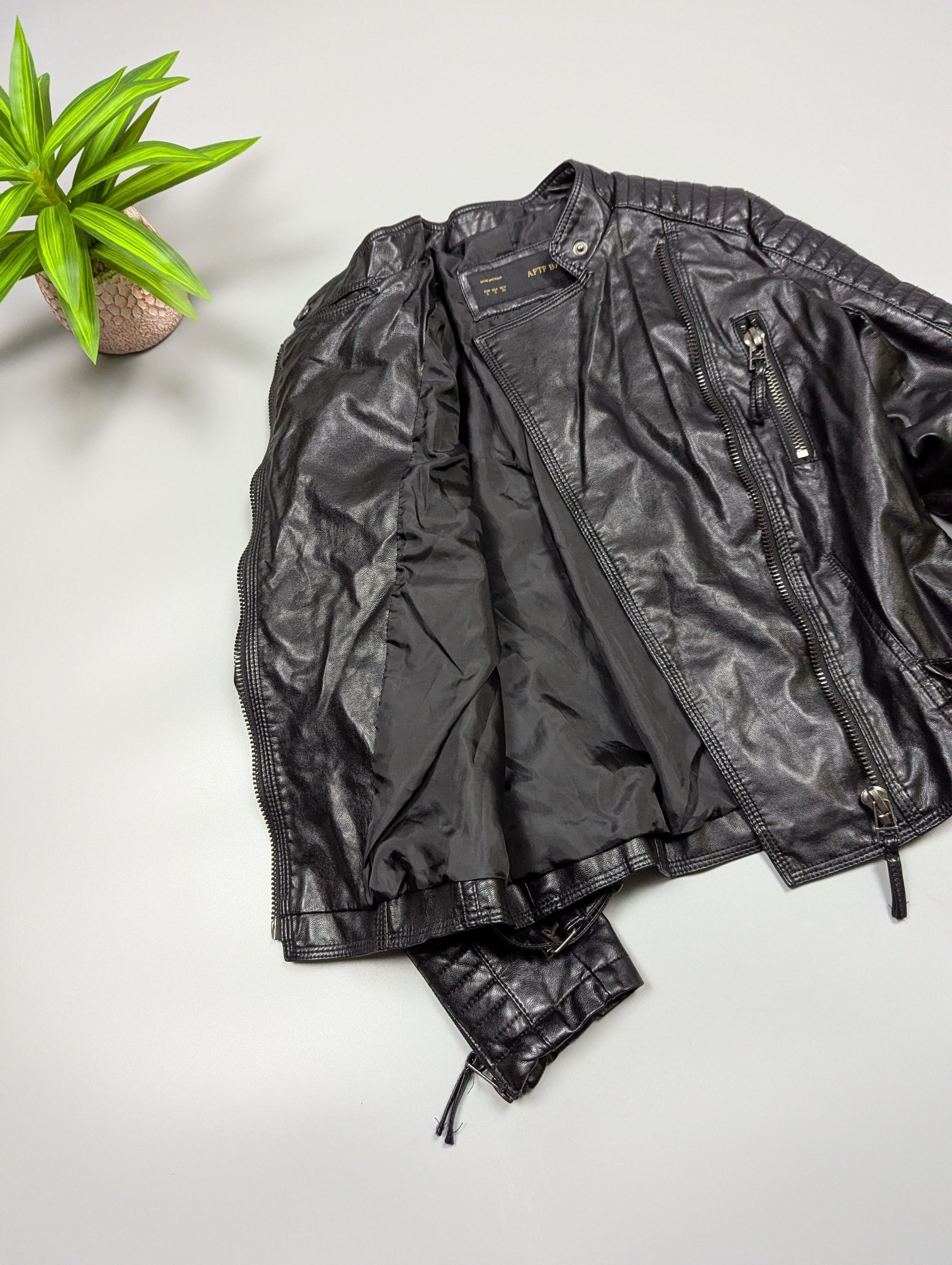 Other Women’s Black Motorcycle Biker Jacket with Skull Back Print Size S / US 4 / IT 40 - 15 Thumbnail