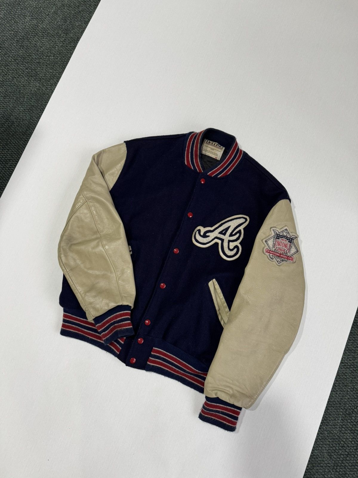 If Six Was Nine × Japanese Brand × Vintage Vintage Atlanta Braves De Long Leather Bomber Made in USA Size US S / EU 44-46 / 1 - 2 Thumbnail