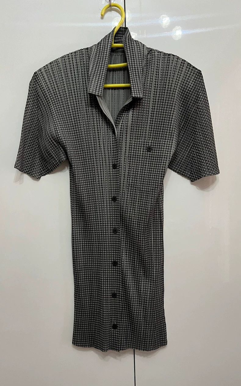 Issey Miyake Issey Miyake size:3 A black mid-length, vintage cardigan Size XS / US 0-2 / IT 36-38 - 1 Thumbnail