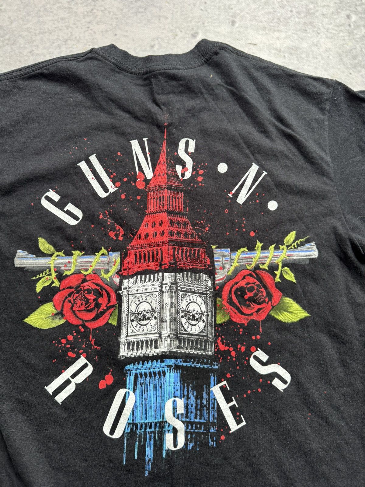 Guns N' Roses Guns and Roses big logo tee Size US M / EU 48-50 / 2 - 5 Thumbnail
