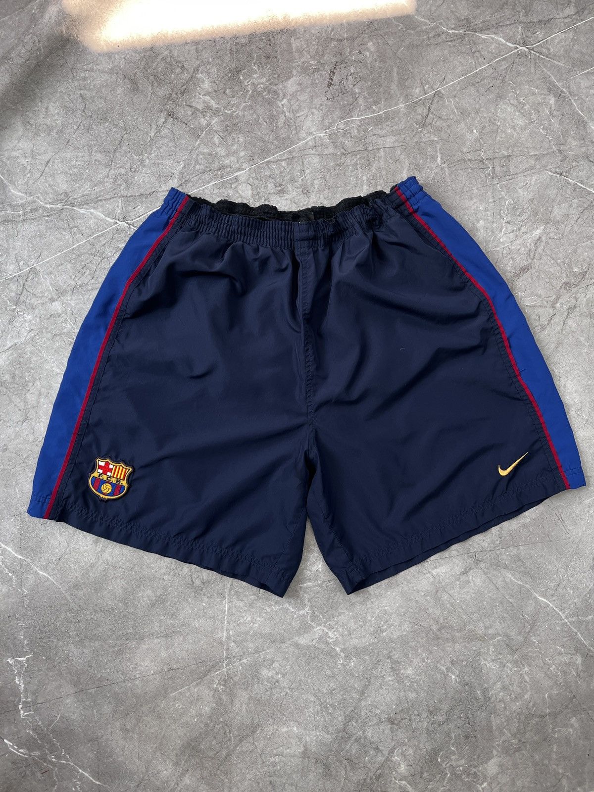 Nike Vintage Nike Fc Barcelona old school retro shorts Y2K Size US 36 / EU 52 - 1 Thumbnail