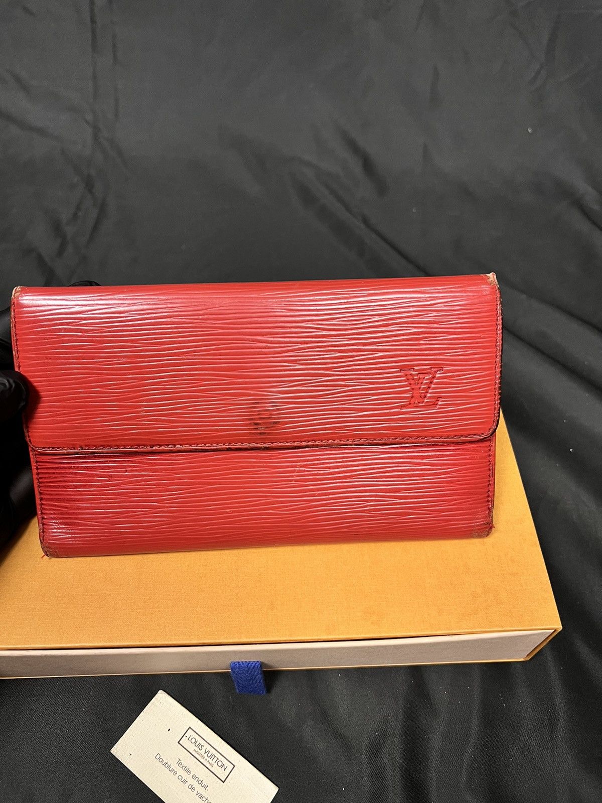 Louis Vuitton Louis Vuitton Malletier red epi bifold vintage wallet Size ONE SIZE - 2 Thumbnail