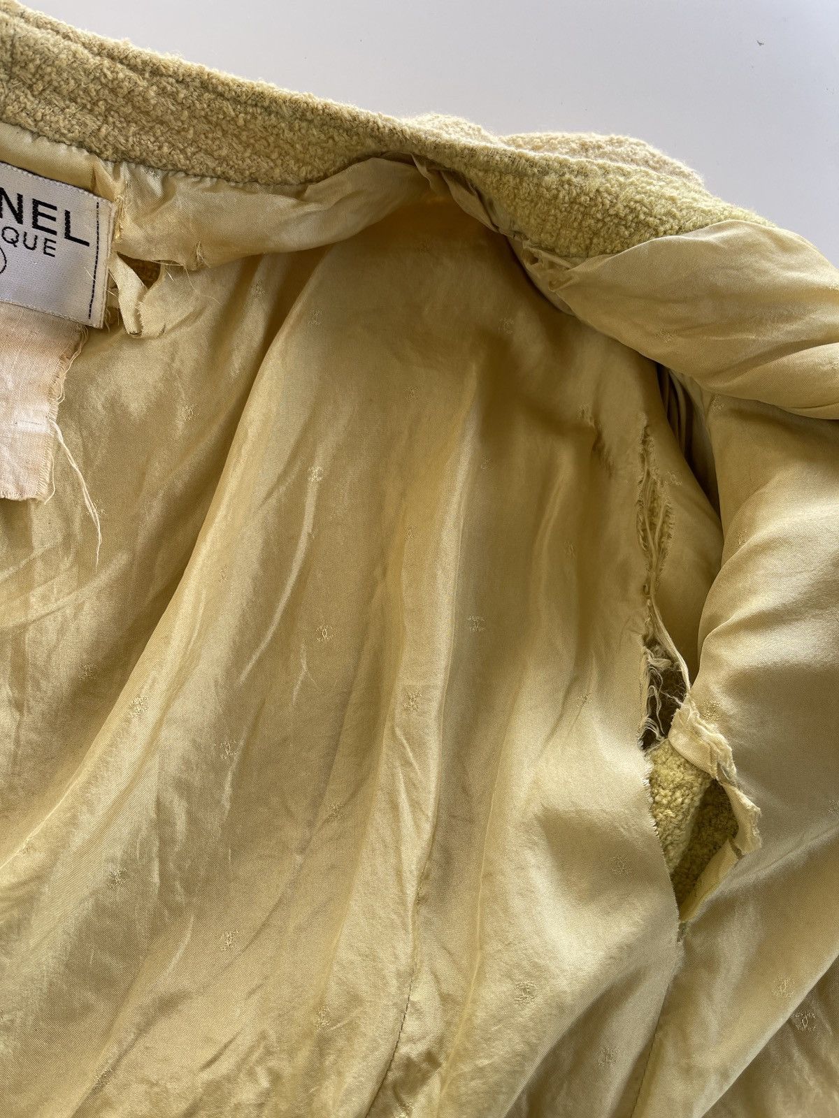 Chanel Vintage Chanel Tweed Cropped Jacket Size XS / US 0-2 / IT 36-38 - 13 Thumbnail