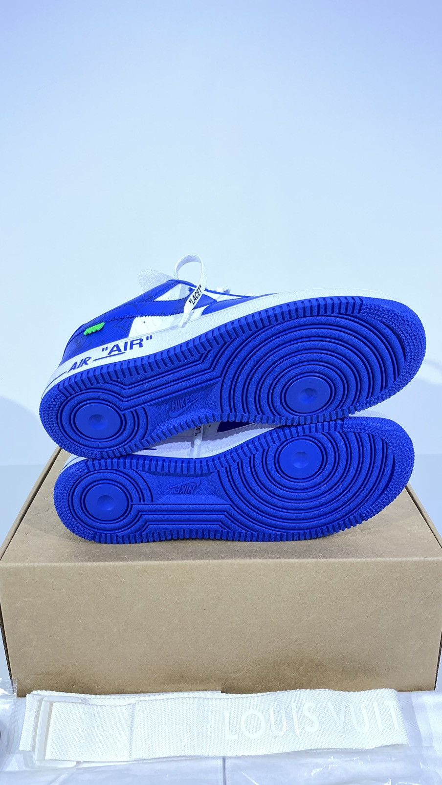 Louis Vuitton Louis Vuitton X Nike Off White 9 Blue Air Force 1 Size US 9 / EU 42 - 6 Thumbnail