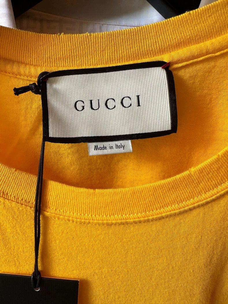 Gucci Gucci Short-sleeved T-shirt with large logo on the chest 25 Size US S / EU 44-46 / 1 - 4 Thumbnail