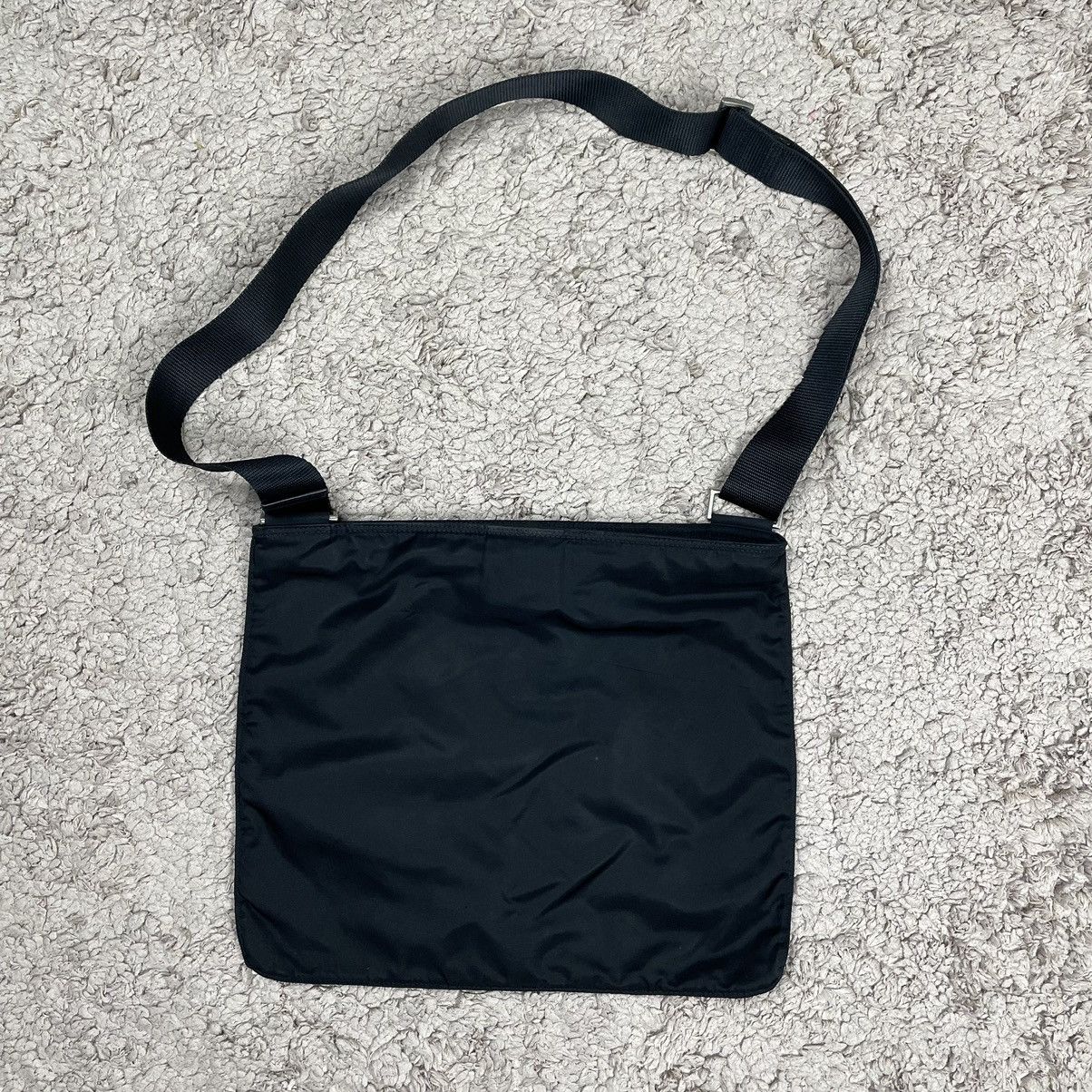 Prada × Vintage Vintage Prada Nylon Bag Size ONE SIZE - 2 Thumbnail