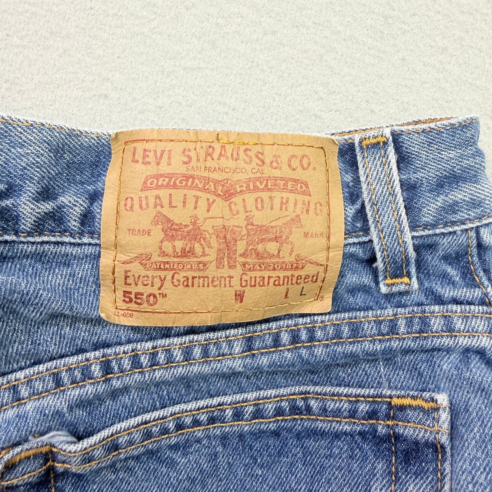 Levi's Vintage Levis 550 Jeans Womens 10 Mis L Relaxed Tapered Leg Size 32" / US 10 / IT 46 - 6 Thumbnail