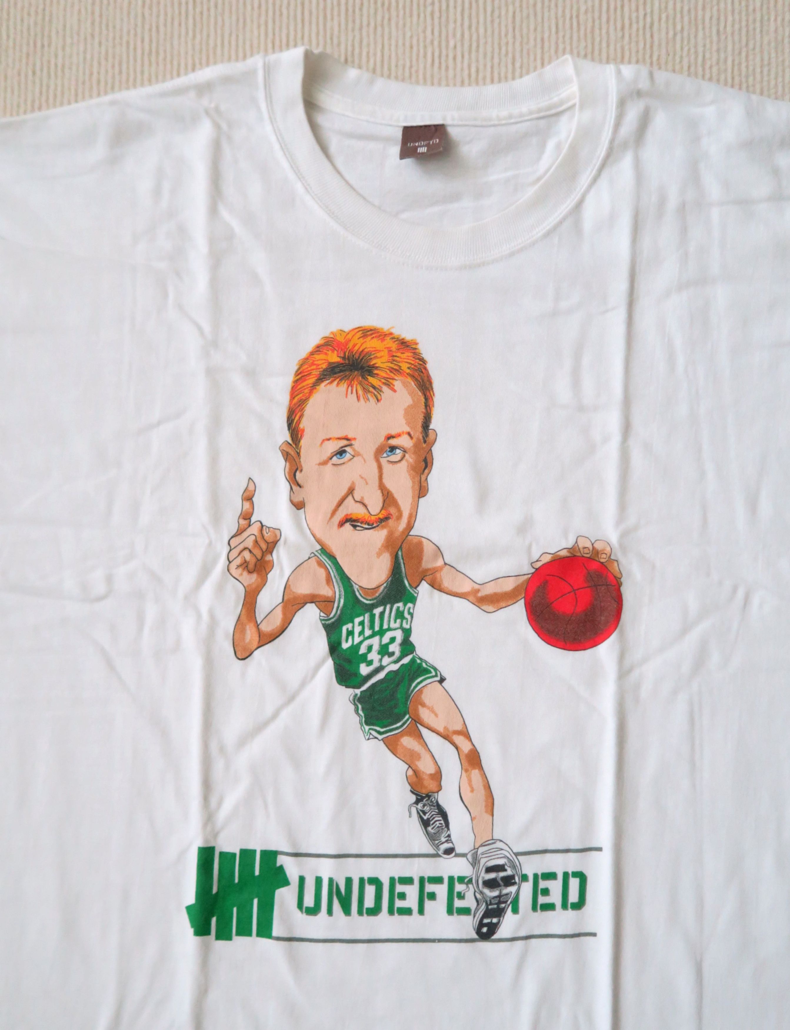 Undefeated Vintage Undefeated Larry Bird Print T-Shirt Size US XL / EU 56 / 4 - 2 Thumbnail