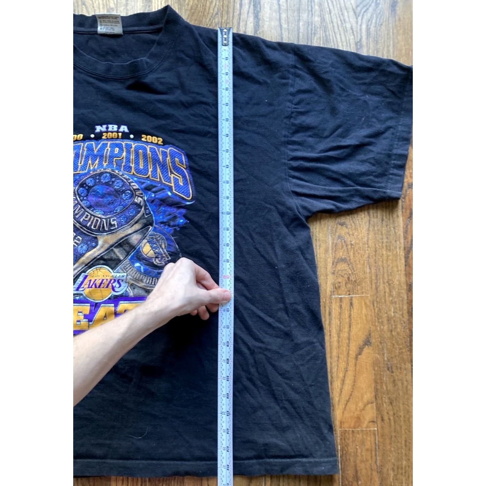 NBA VINTAGE BNK LA Lakers T Shirt 2XL Black 2002 3-Peat Championship Kobe Shaq Double-Sided Mens Sports USA Boys Girls Size US XXL / EU 58 / 5 - 7 Thumbnail