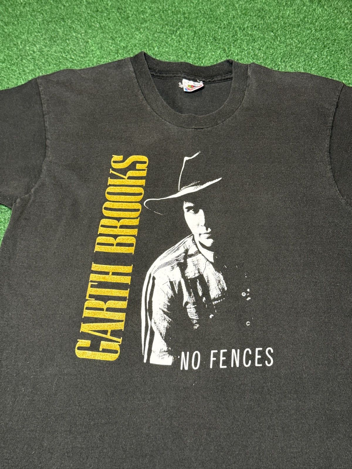 Band Tees Garth Brooks No Fences Concert Tour Band T Shirt 90s 19x31 Size US M / EU 48-50 / 2 - 2 Thumbnail