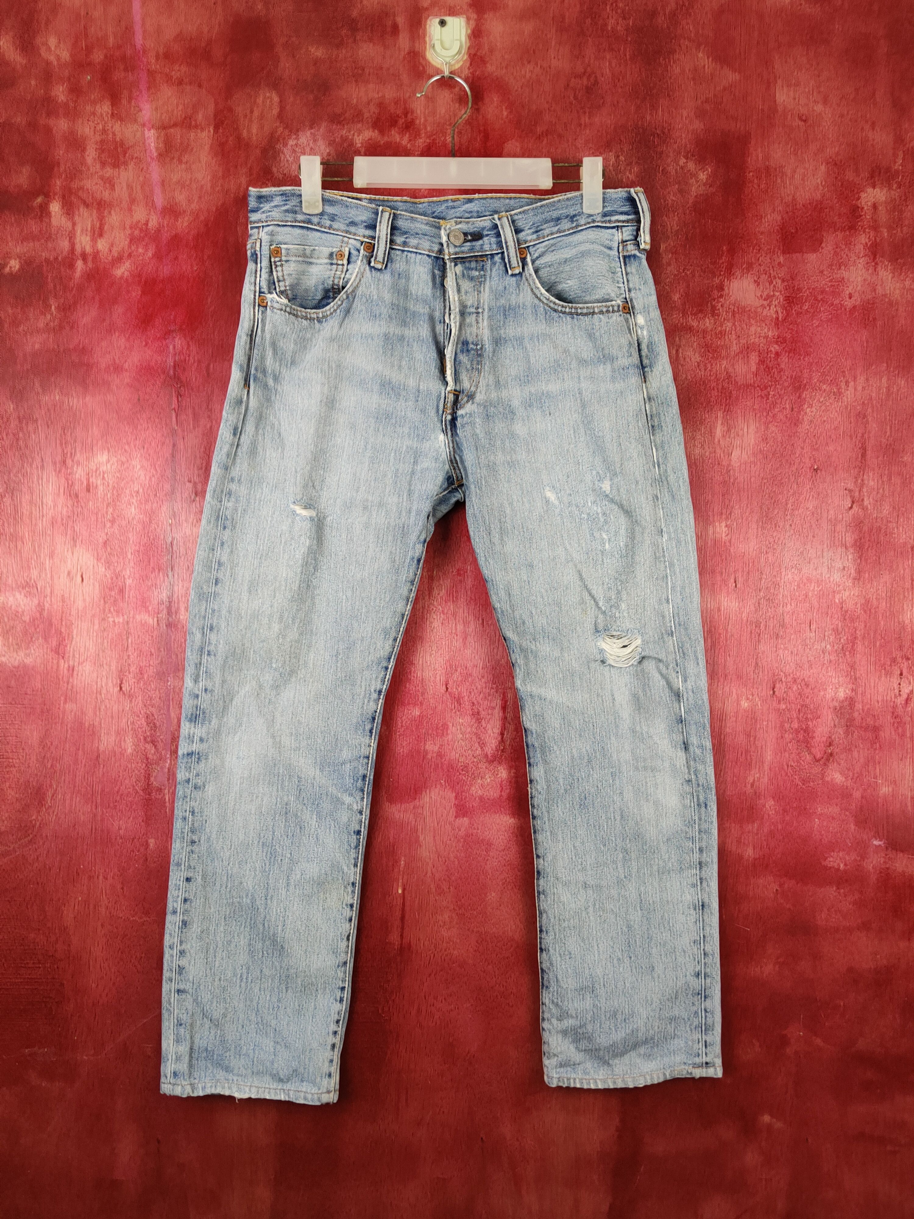 image of Distressed Denim x Levis Levi's Blue Faded Distressed Ripped Jeans S1813 in Blue Denim (Size 31)