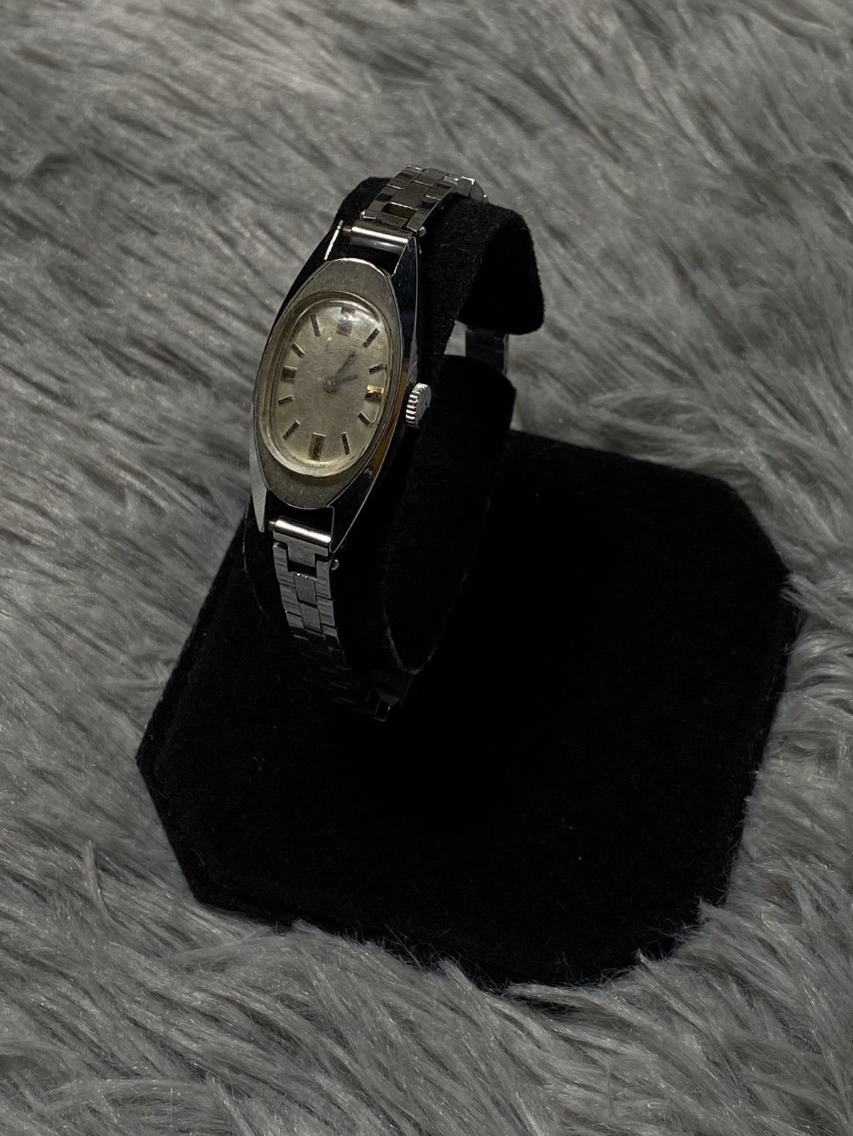 Vintage Vintage Luch Mechanical Watch Slim Design | Japanese Brand Size ONE SIZE - 2 Thumbnail