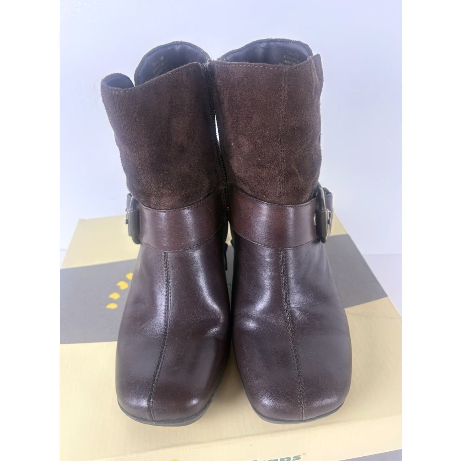 Vintage Bare Traps Talania Dk Brown Ankle Boots Womens 7.5M Leather Round Toe Zip Buckle 3in Heel Block City Going Out Fall Winter Bootie Size US 8 / IT 38 - 2 Thumbnail
