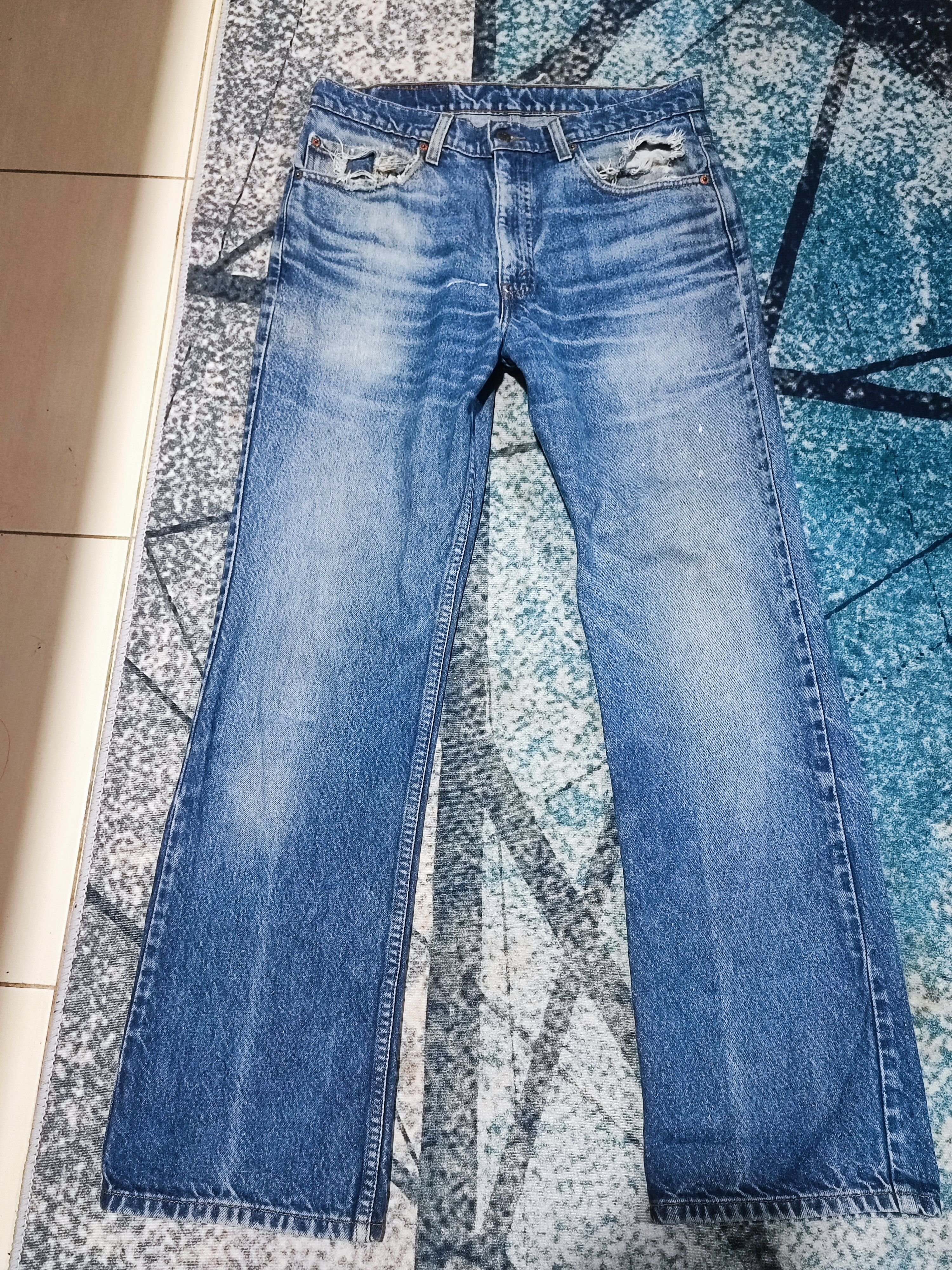 image of Distressed Denim x Levis Vintage Levi's 517 Boot Cut / Flare Blue Jeans in Blue Denim (Size 33)