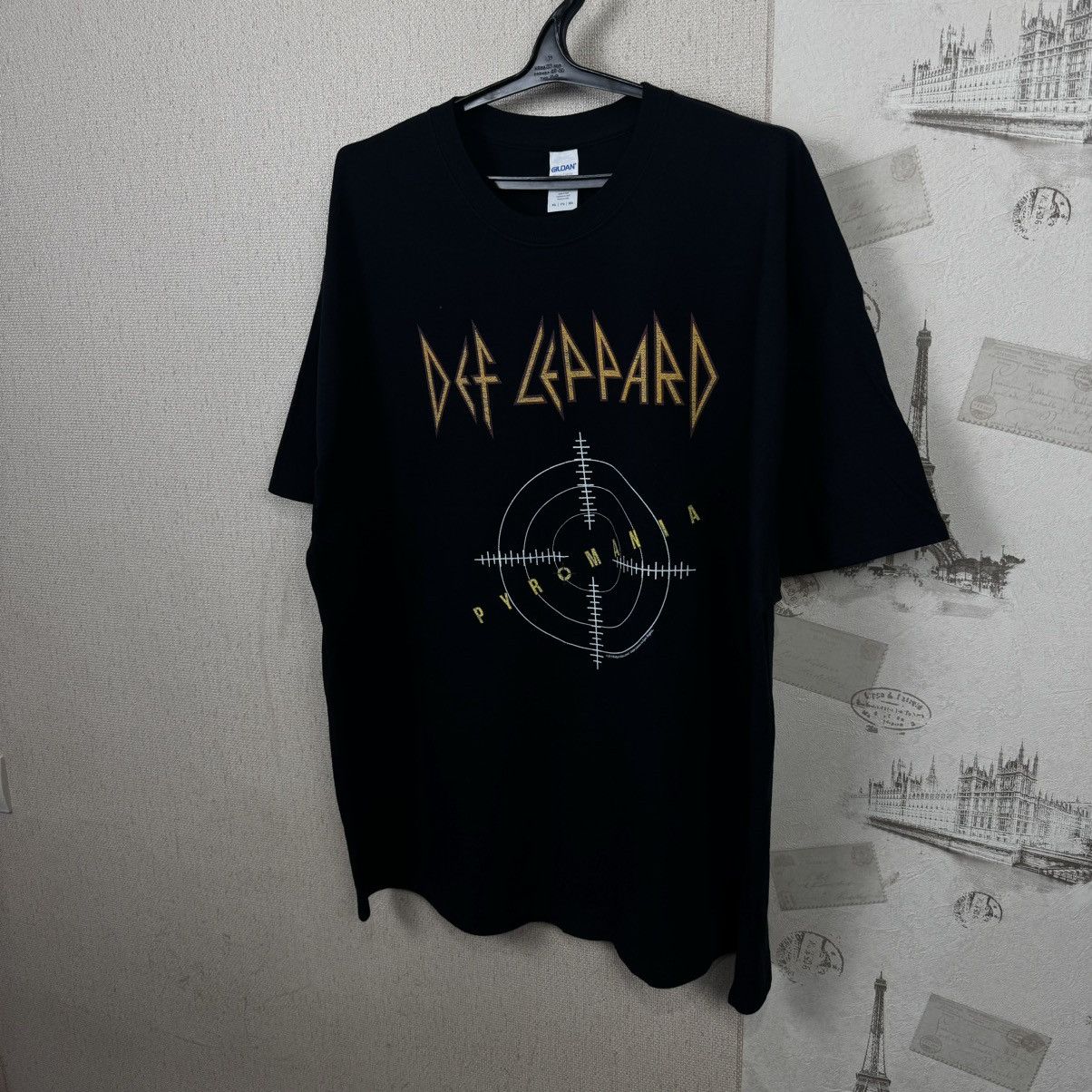 Band Tees × Vintage Vintage Def Leppard T shirt Pyromania 2015 Black Mens Rock Size US XXL / EU 58 / 5 - 9 Thumbnail