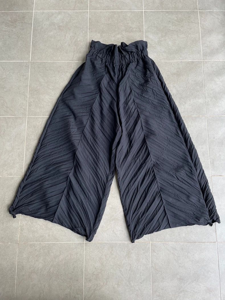 Issey Miyake Issey Miyake size:2 Black mainline pleated wide-leg pants Size 23" - 6 Thumbnail