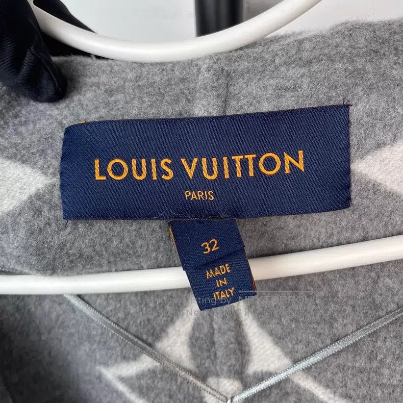 Louis Vuitton Louis Vuitton Long bathrobe coat in light grey with full p Size 4XL / US 24-26 - 5 Thumbnail