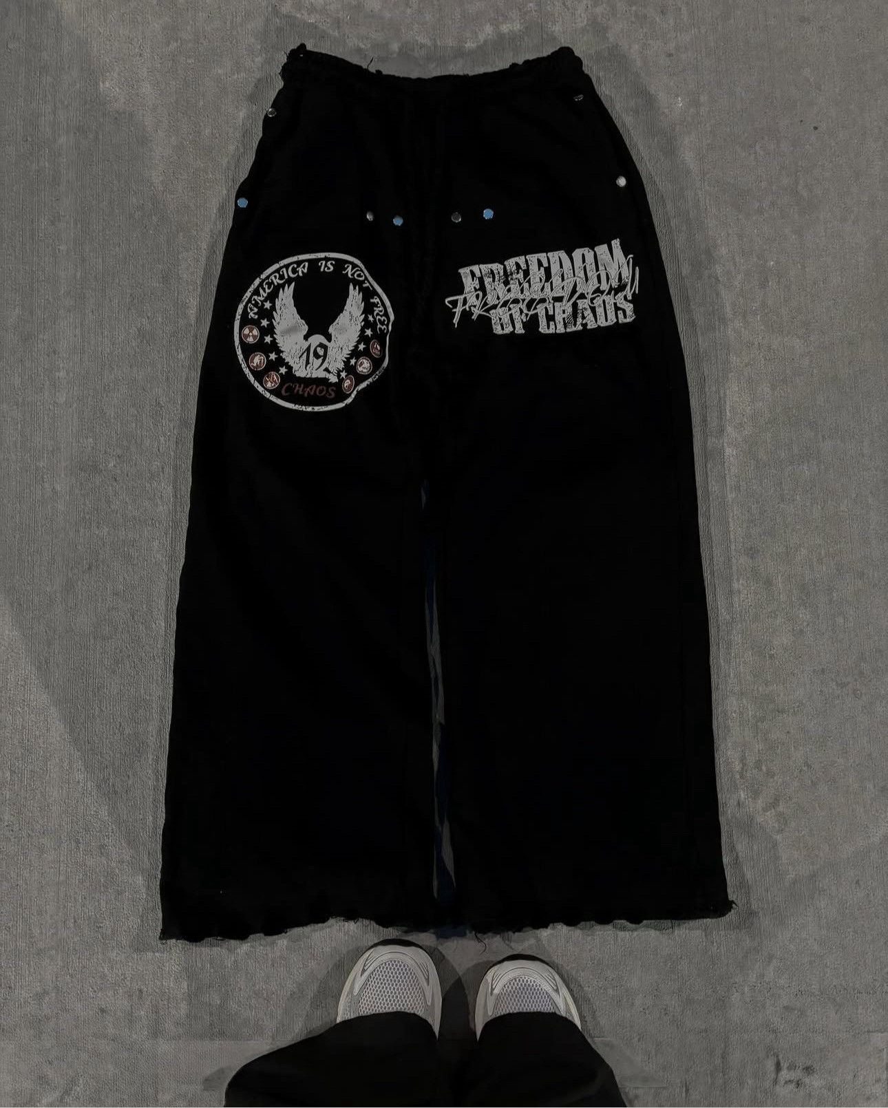 Other Freedom Of Chaos Sweatpants Size US 30 / EU 46 - 1 Thumbnail