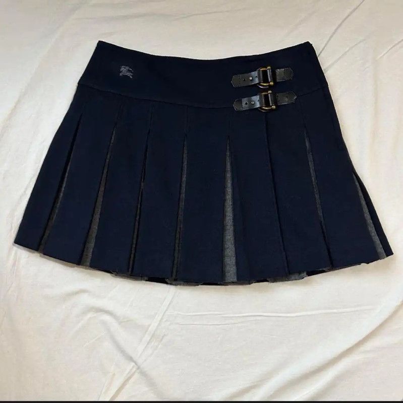 Burberry Burberry Pleated Wool Mini Skirt in Dark Blue Size 24" / US 00 / IT 34 - 1 Thumbnail