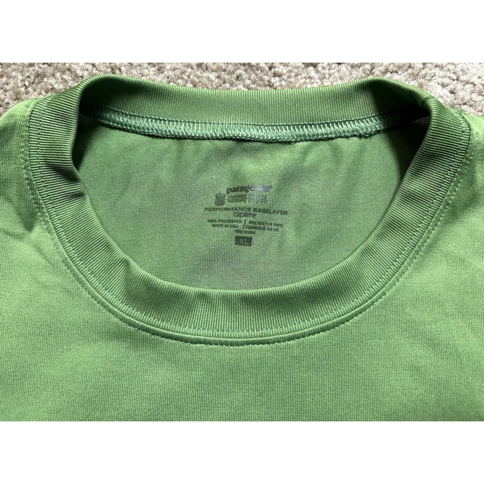 Patagonia VINTAGE Patagonia Capilene LightWeight Shirt Men’s XL Base Layer Performance Hideaway Shirt Size US XL / EU 56 / 4 - 6 Thumbnail