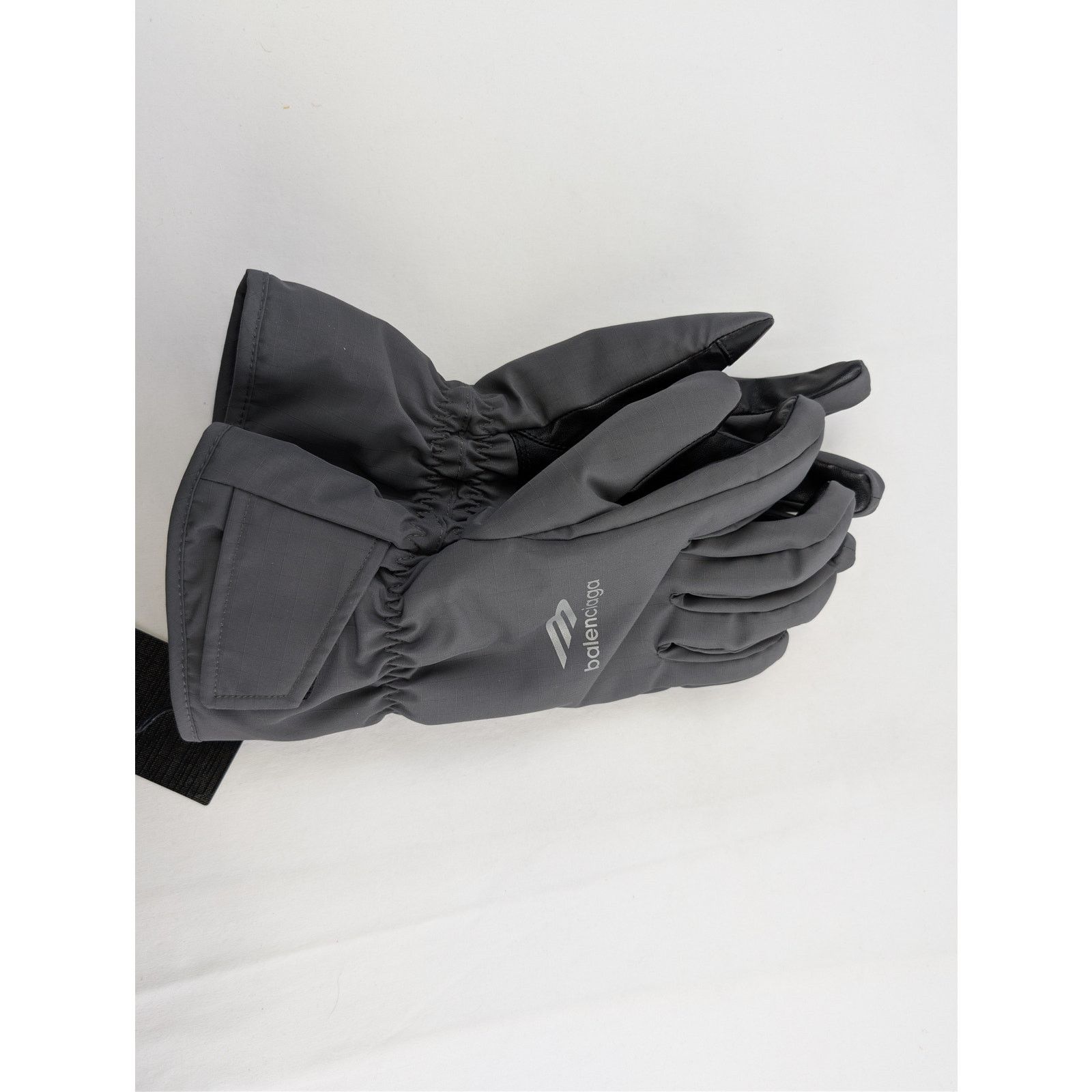 Balenciaga o1rshd1 Size: S / Ripstop Ski Gloves in Dark Grey Size ONE SIZE - 15 Thumbnail