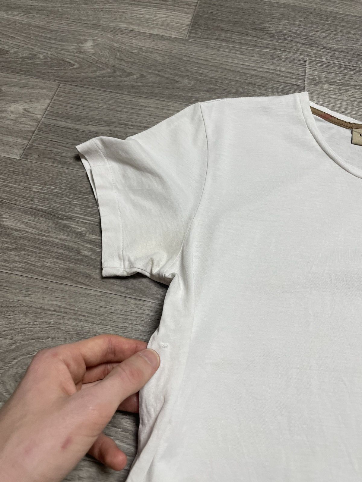 Burberry Burberry White Basic T-Shirt Size US S / EU 44-46 / 1 - 9 Thumbnail