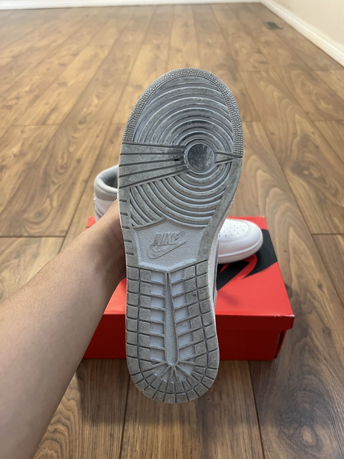Jordan Brand × Nike Nike Jordan 1 Neutral Grey Size US 9.5 / EU 42-43 - 3 Thumbnail