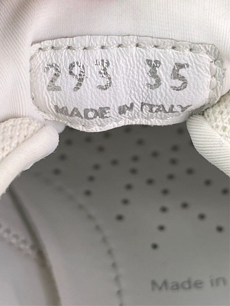 Prada Prada Size 35 White mesh Velcro small white shoes Sneakers Size US 4 / IT 34 - 6 Thumbnail