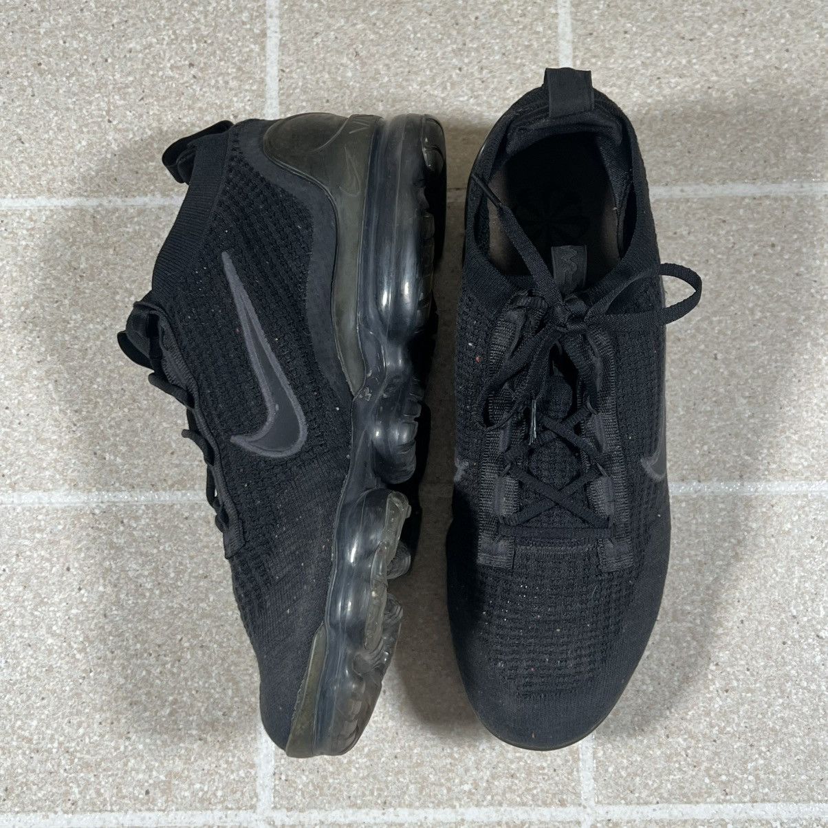 Nike Nike Air VaporMax 2021 Flyknit Shoes sz 10.5 Black Sneakers Size US 10.5 / EU 43-44 - 4 Thumbnail