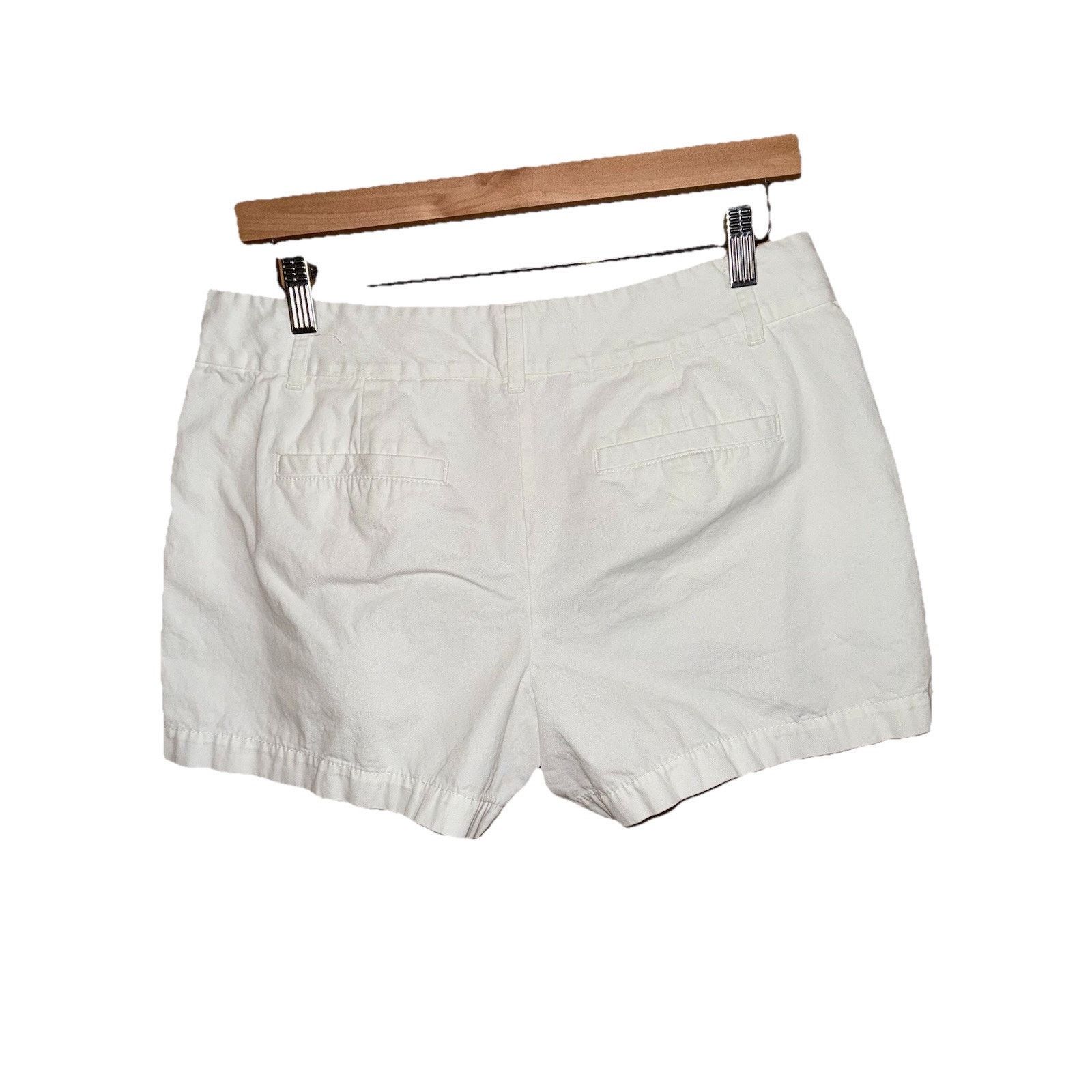 Loft LOFT Women's Shorts Size 6 White Mid Rise Size 28" / US 6 / IT 42 - 2 Thumbnail