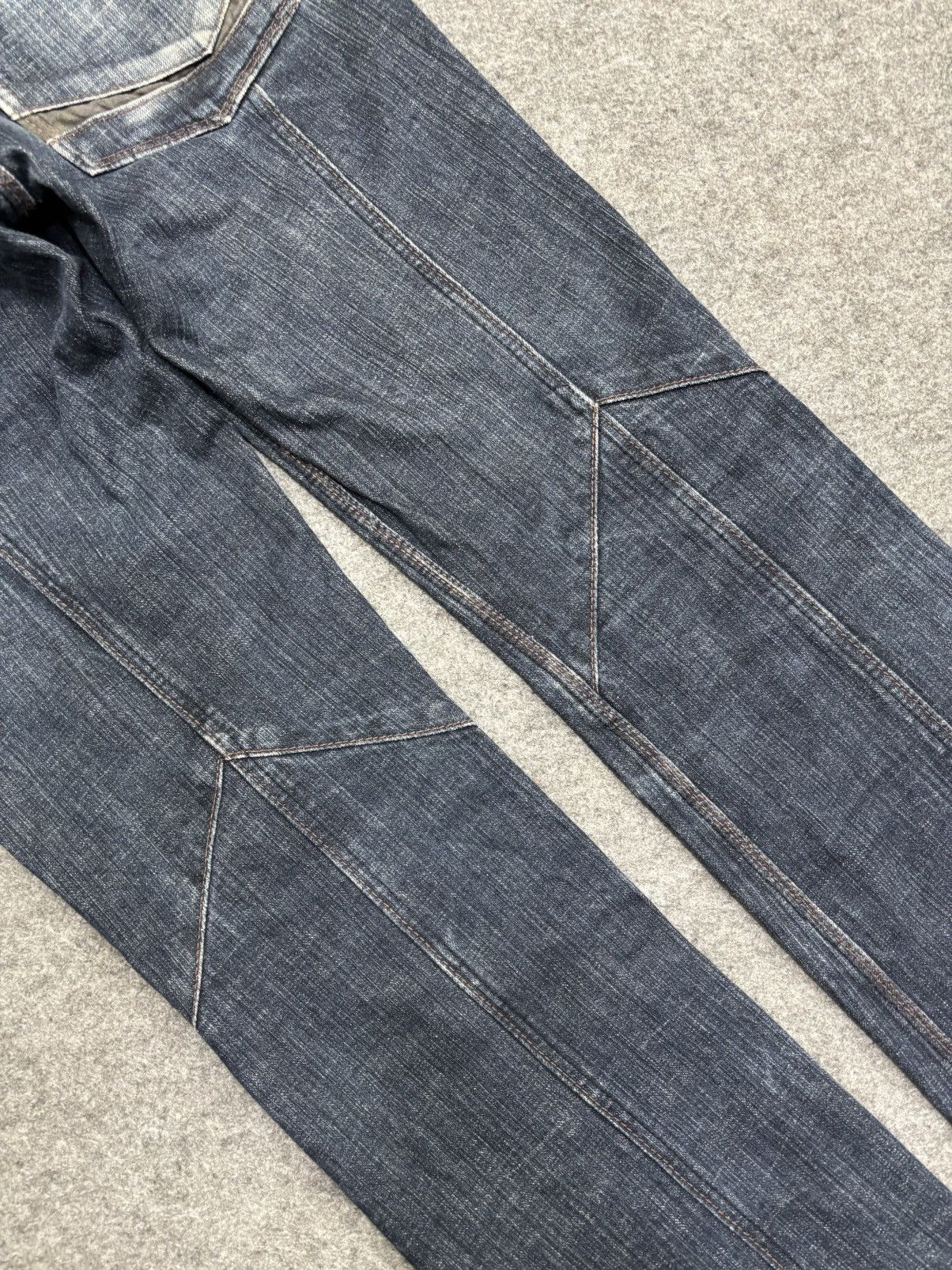 HIDEAWAYS 💥Avant Garde💥Hideaways Multiple Seam Flare Denim F621 Size US 31 - 19 Thumbnail