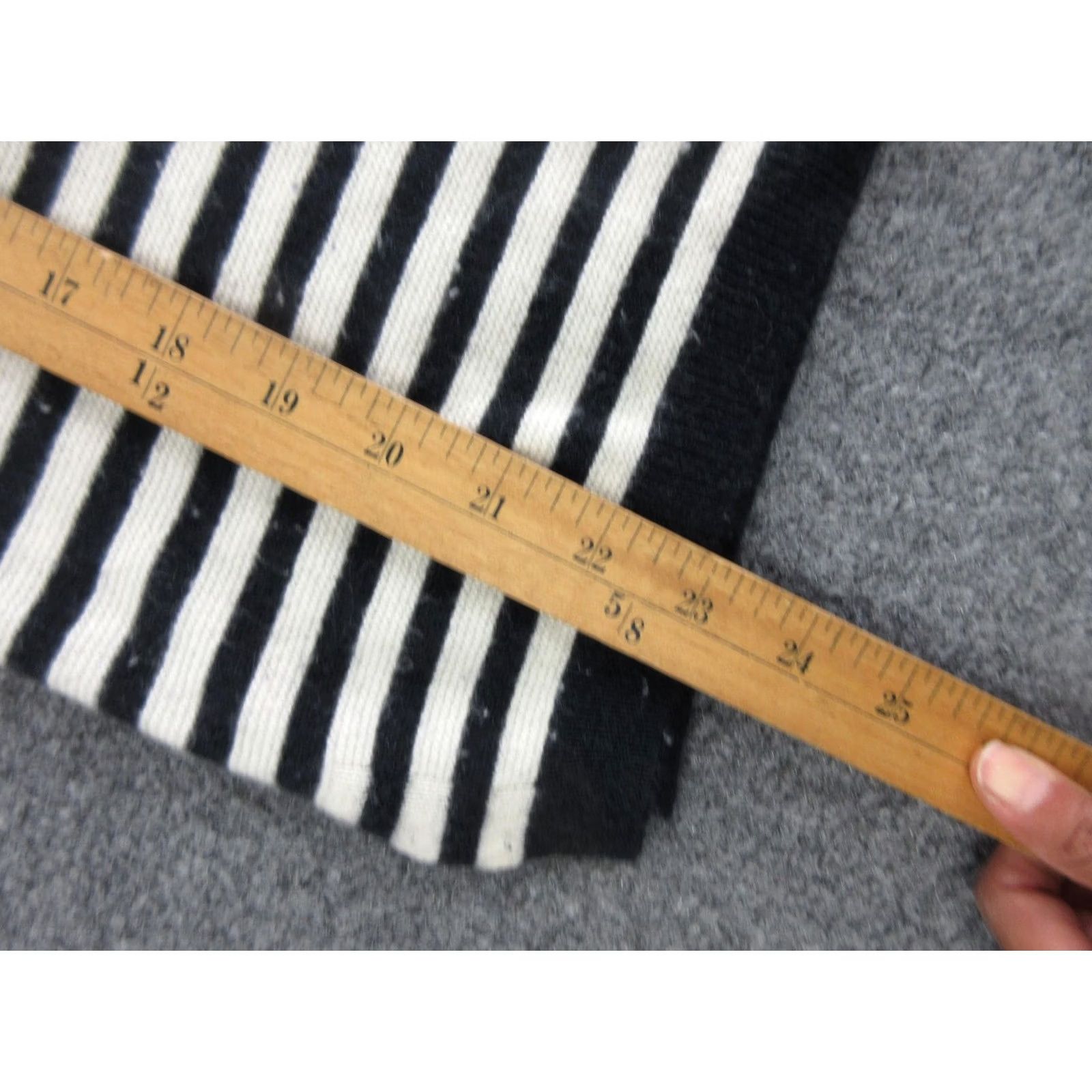 J.Crew J.CREW Sweater Womens S Black 100% Cashmere Crewneck Striped Knit Pullover Size S / US 4 / IT 40 - 7 Thumbnail