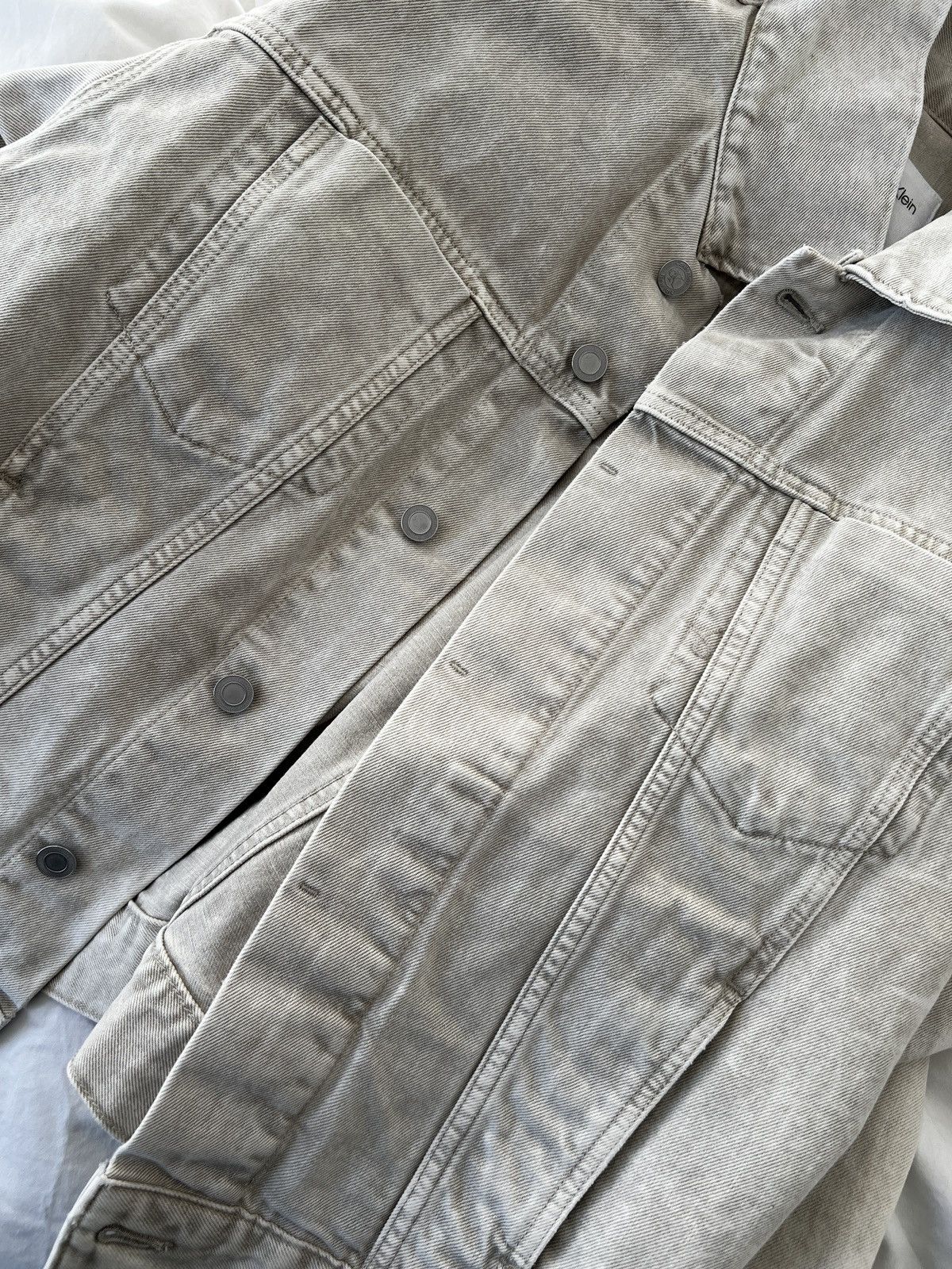 Calvin Klein Grey/Beige washed Denim Jacket Size US L / EU 52-54 / 3 - 9 Thumbnail