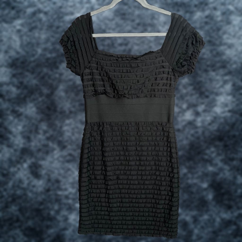 Vintage Max Studio Womens Large Black Textured Ruffle Short Sleeve Dress Polyester Blend Size 36" / US 14 / IT 50 - 1 Thumbnail
